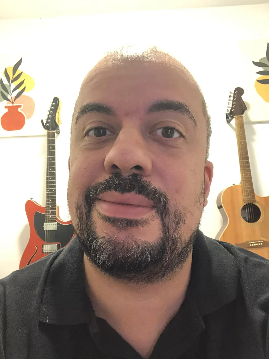 Denis Neves Fróes Junior, psicólogo